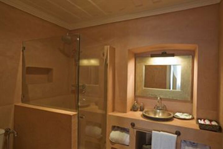 Room 4 of 28