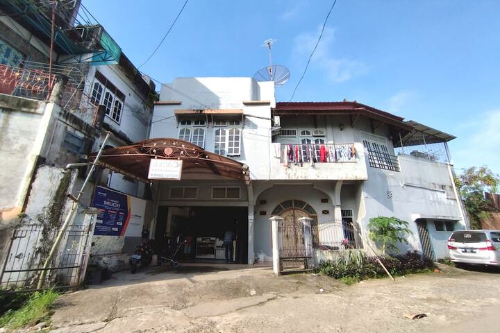 Exterior of Hotel O Excellent Kost