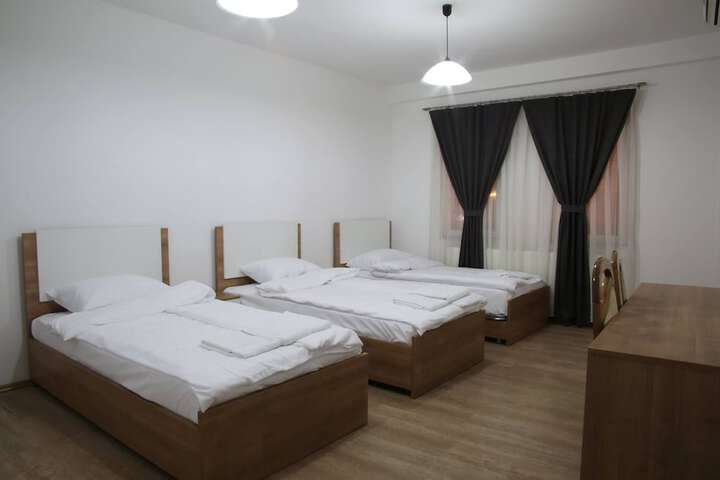Room 4 of 35