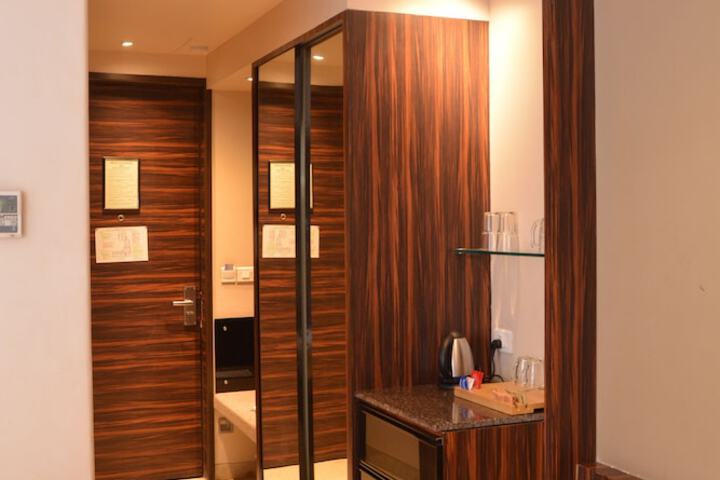 Room 16 of 29