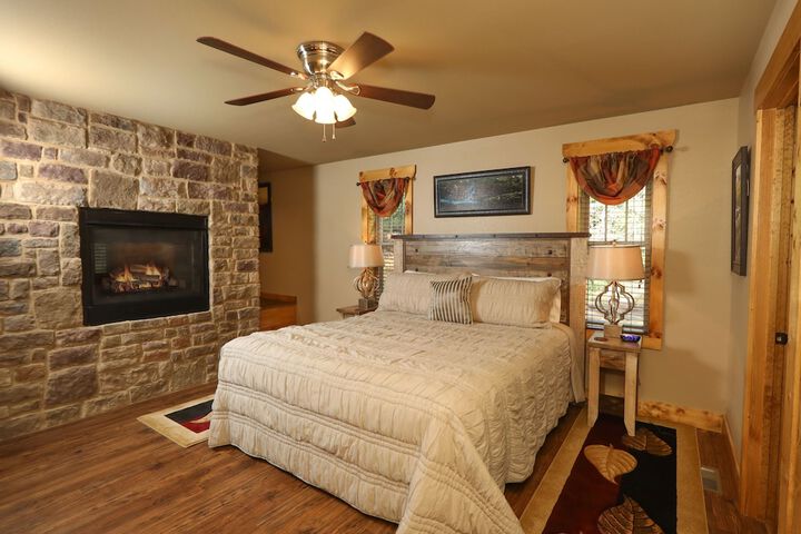 Room 4 of 63