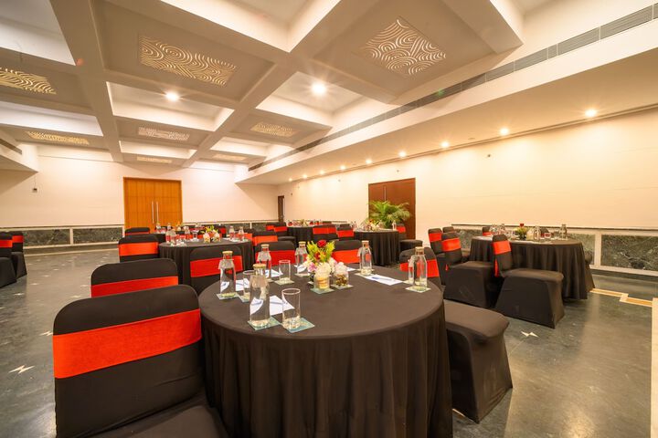 Ballroom/Hall 84 of 86