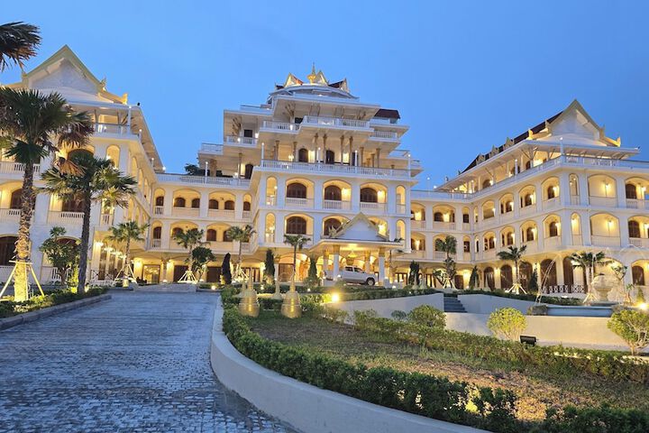 Hotel 96 of 99