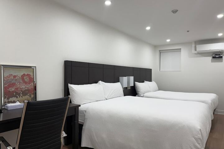 Room 21 of 43