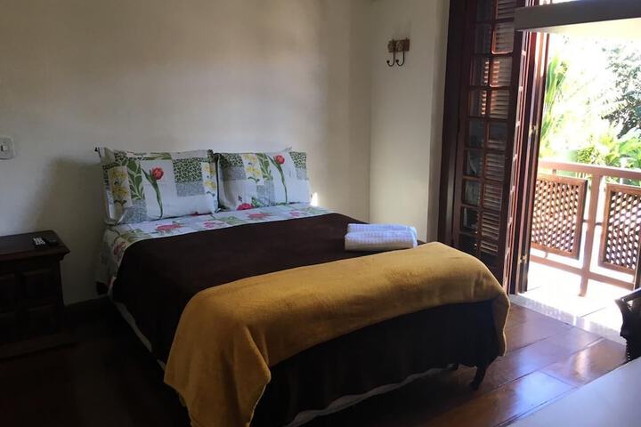Room 12 of 28