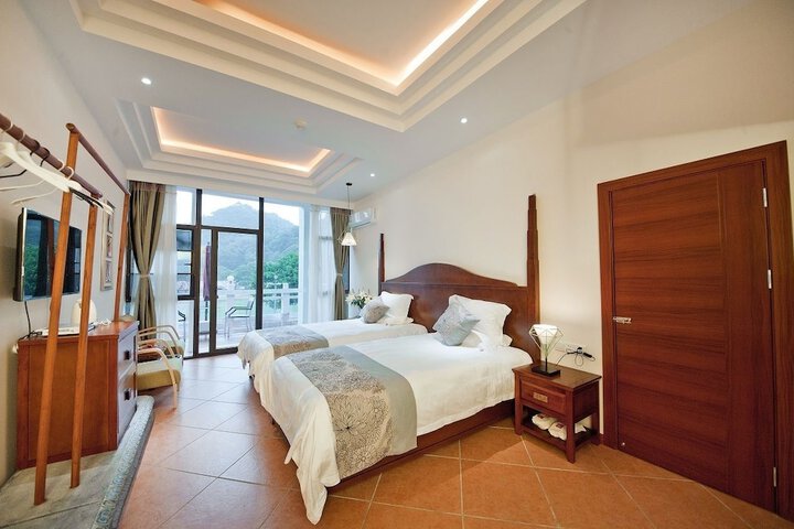 Room 26 of 161