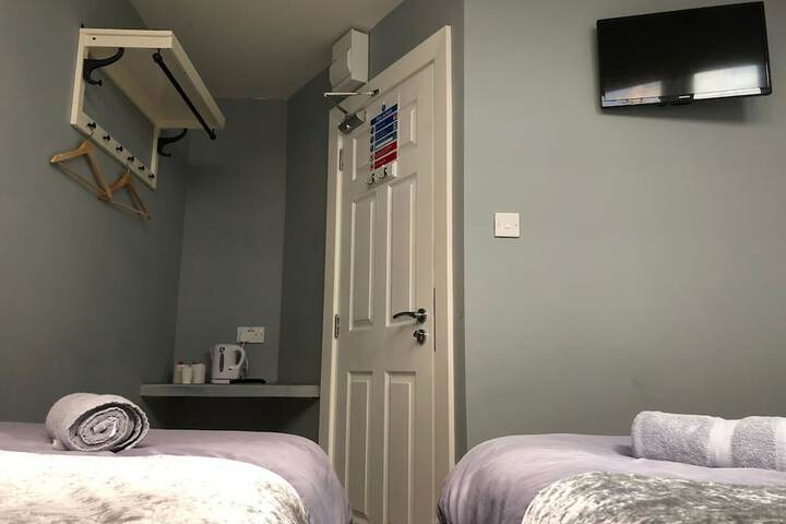 Room 9 of 36