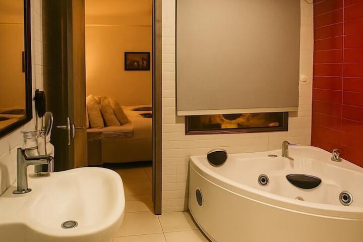Room 43 of 102