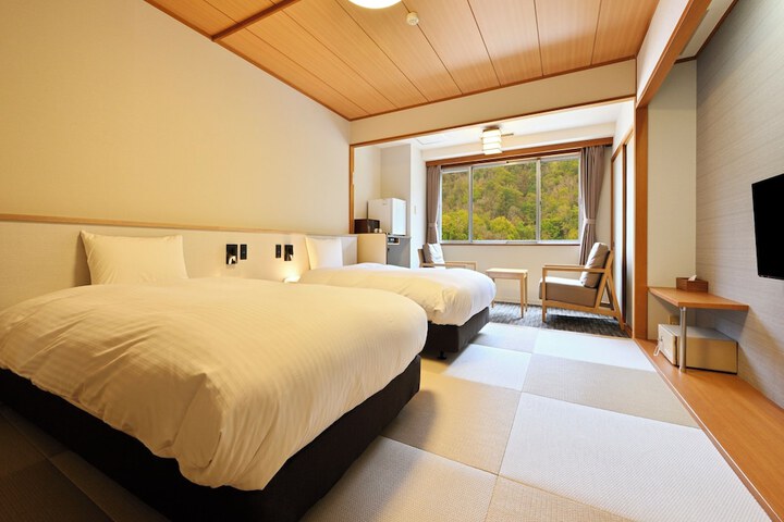 Room 14 of 51