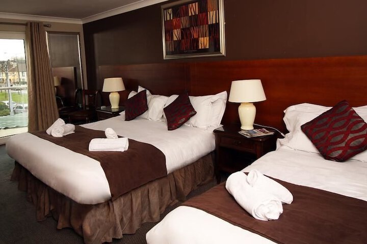 Room 4 of 10