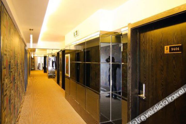 Hotel Interior 6 of 21
