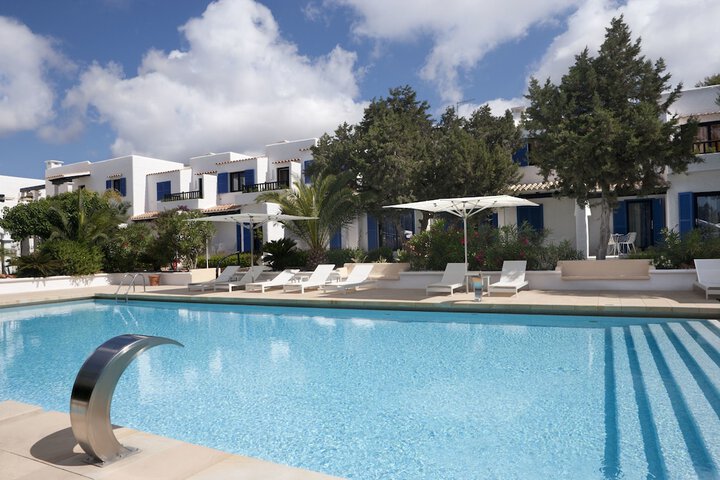 Pools & Facilities