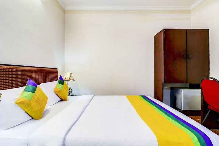 Room 28 of 49