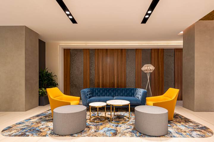 Ballroom/Hall 164 of 193