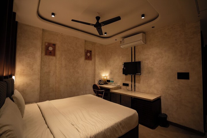 Room 19 of 48