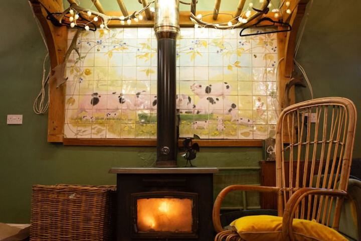 Lounge 90 of 127