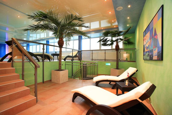 Pool Hotel