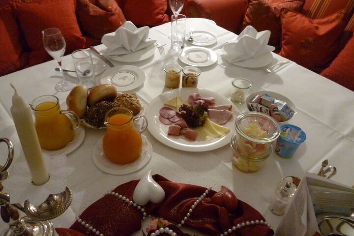 Breakfast/Coffee Service 64 of 92