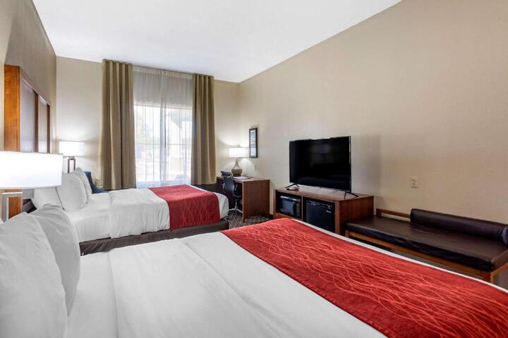 2 Queen Beds Accessible (8 of 13)