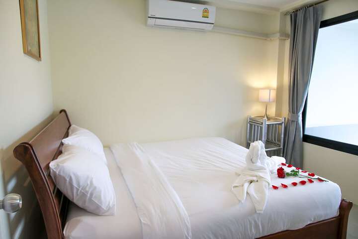 Room 18 of 21