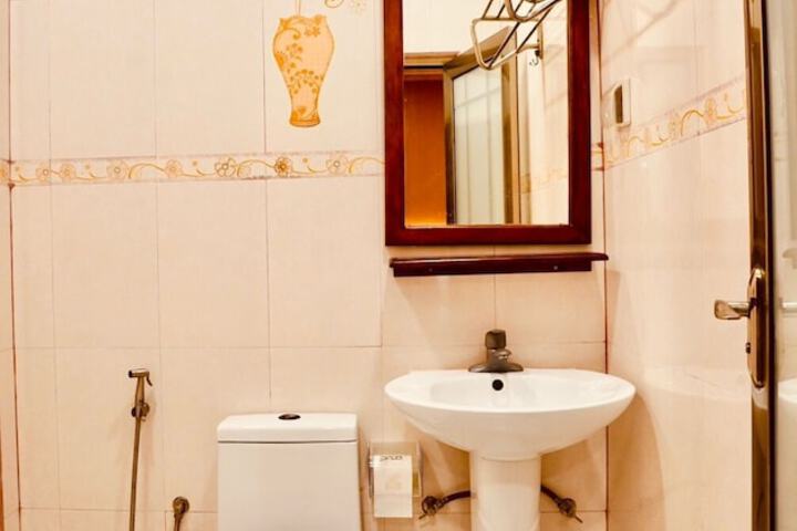 Room 16 of 22