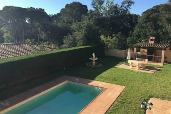 Pool 10 of 14