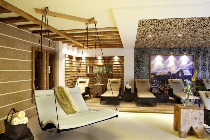 Spa 14 of 35