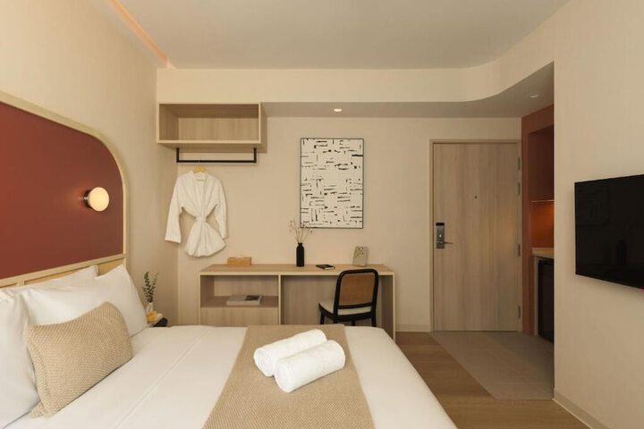 Room 3 of 40