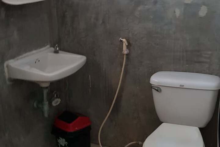 Room 9 of 14