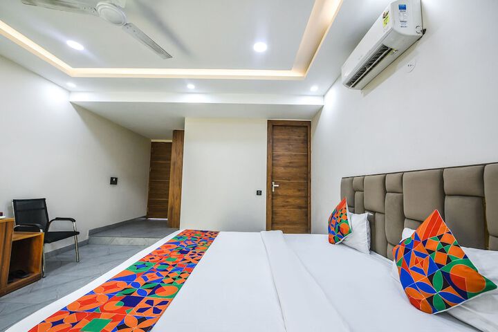 Room 20 of 28