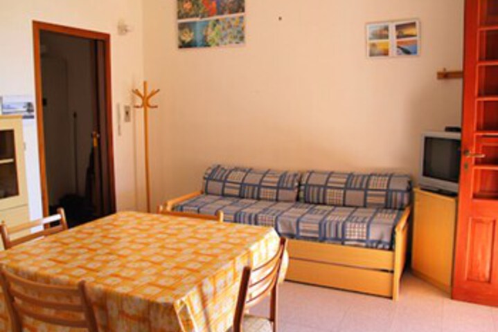 Room 11 of 40