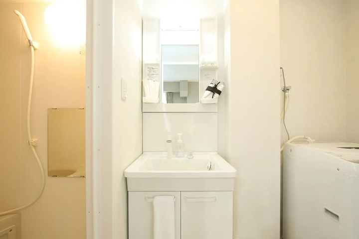 Room 9 of 15