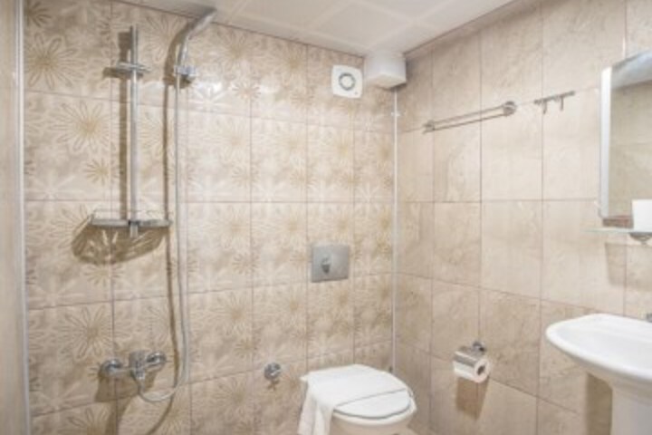 Room 11 of 29