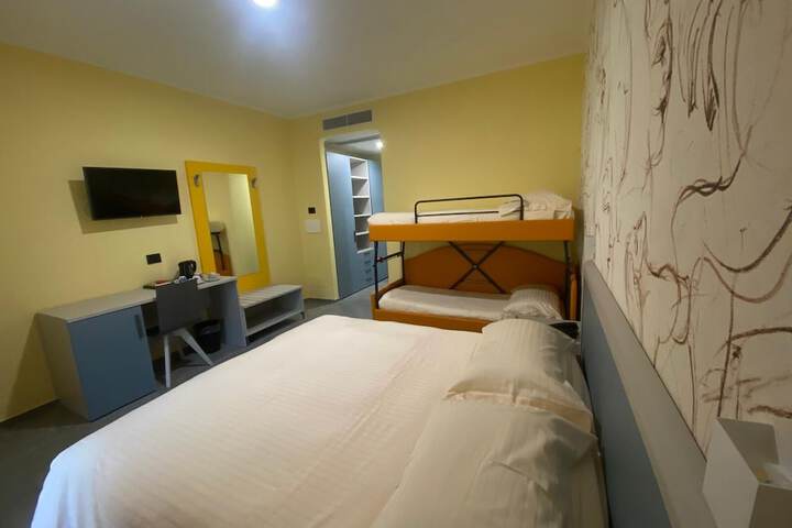 Room 42 of 104