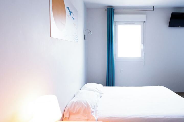 Room 28 of 48