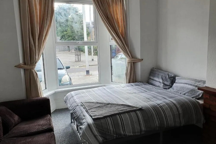 Room 2 of 15