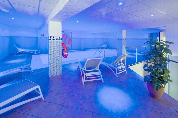Pool Hotel
