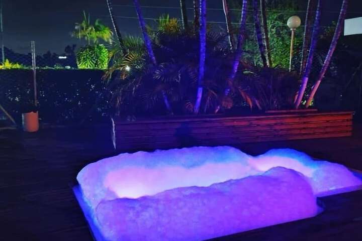 Hot Tub 76 of 97