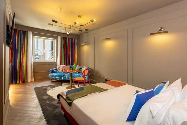 Room 26 of 141