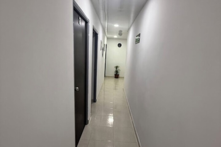 Room 25 of 28
