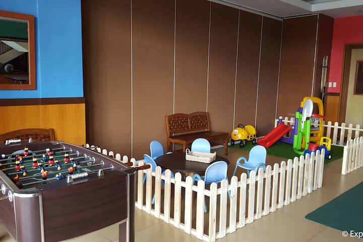 Room 5 of 148