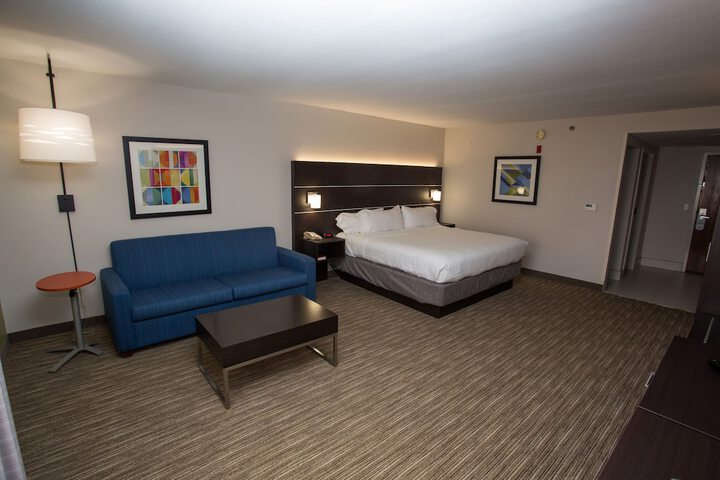 Suite 2 Queen Beds (7 of 17)