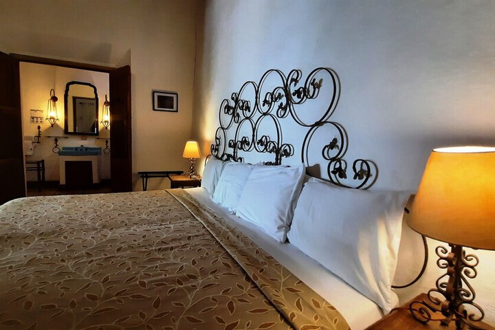 Room 37 of 97