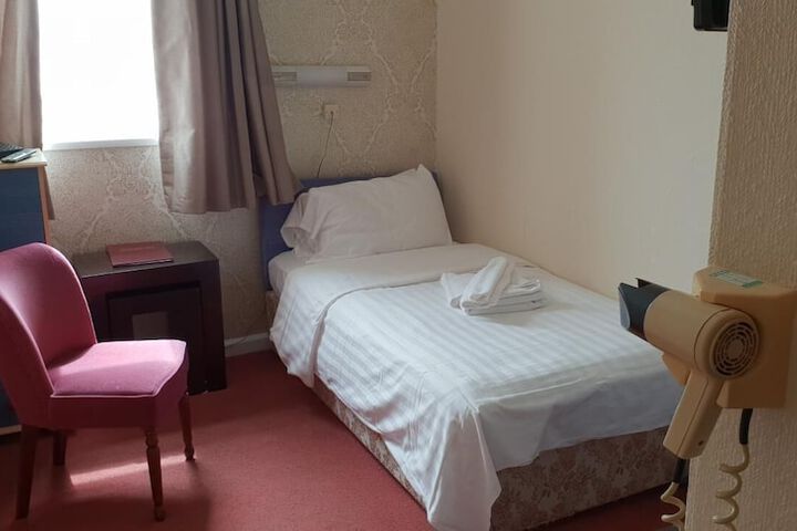 Room 6 of 31