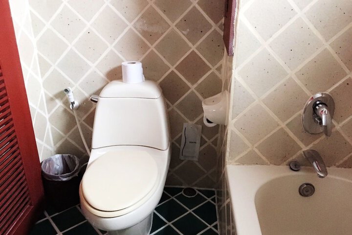 Room 5 of 15