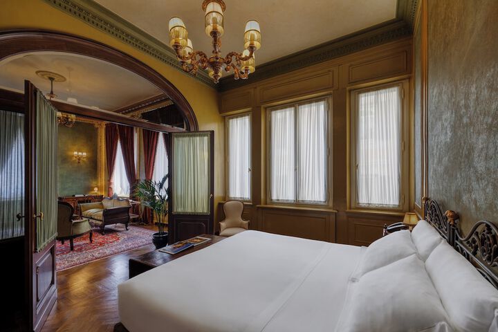 Room 70 of 181