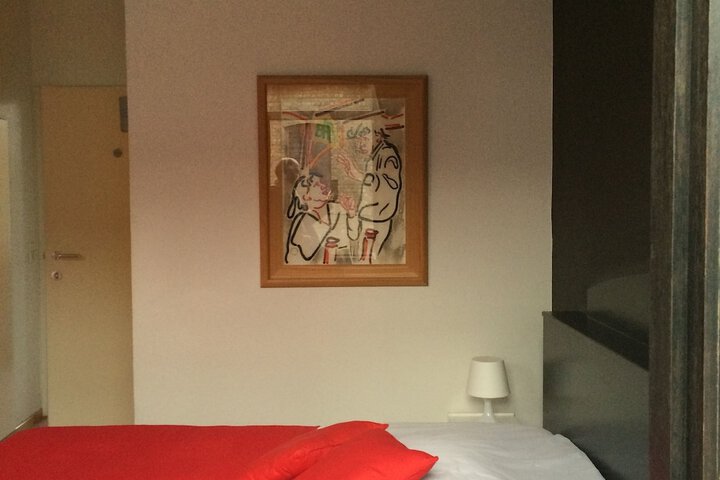 Room 2 of 67
