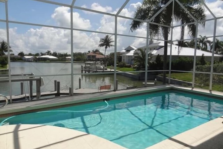 Pool 24 of 29