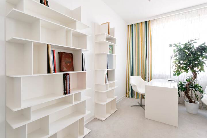 Room 10 of 69