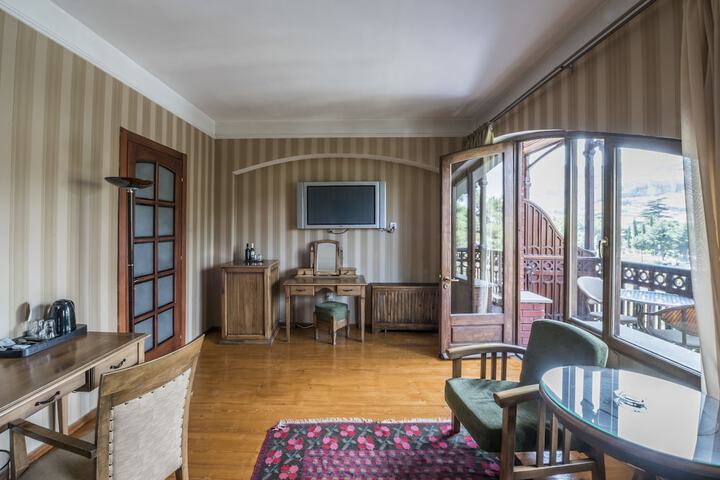 Room 45 of 90